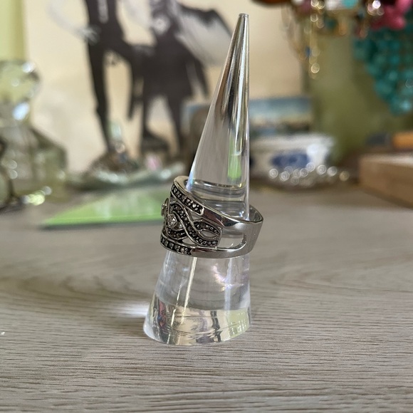 • Silver Malachite Ring • - Picture 5 of 15